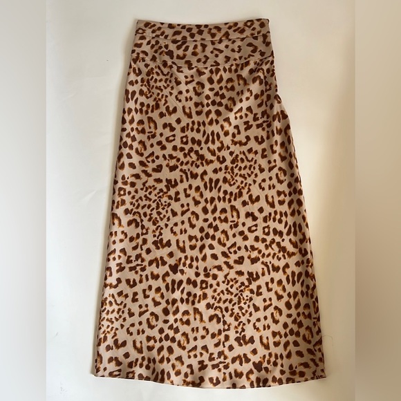 Free people Normani satin Leopard print Bias cut Midi skirt (size 0) - Picture 2 of 7